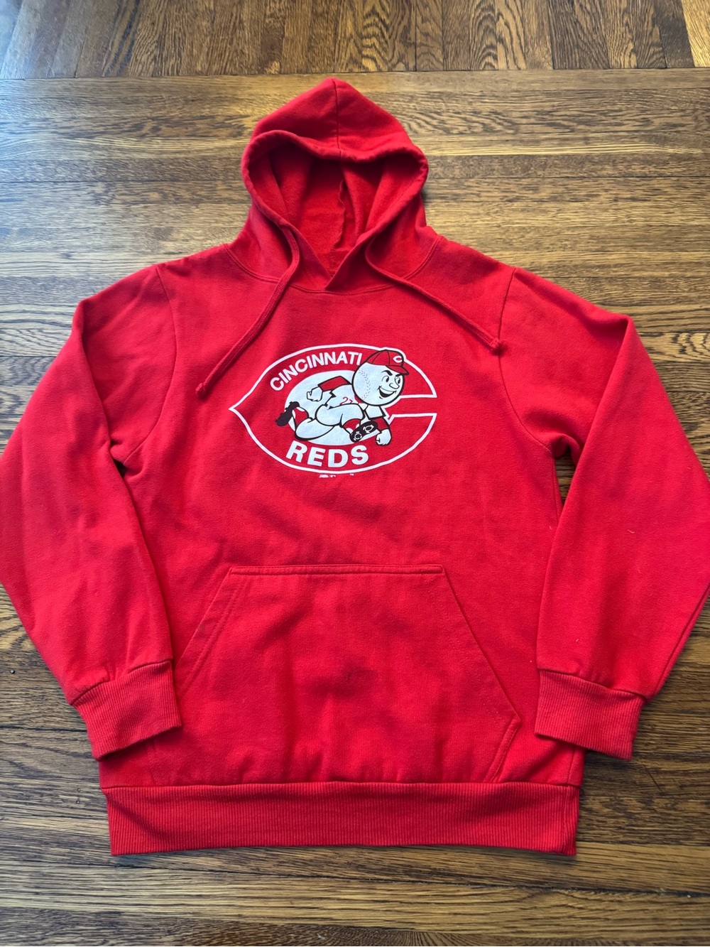 Cincinnati Reds STITCHES HOODIE RED.